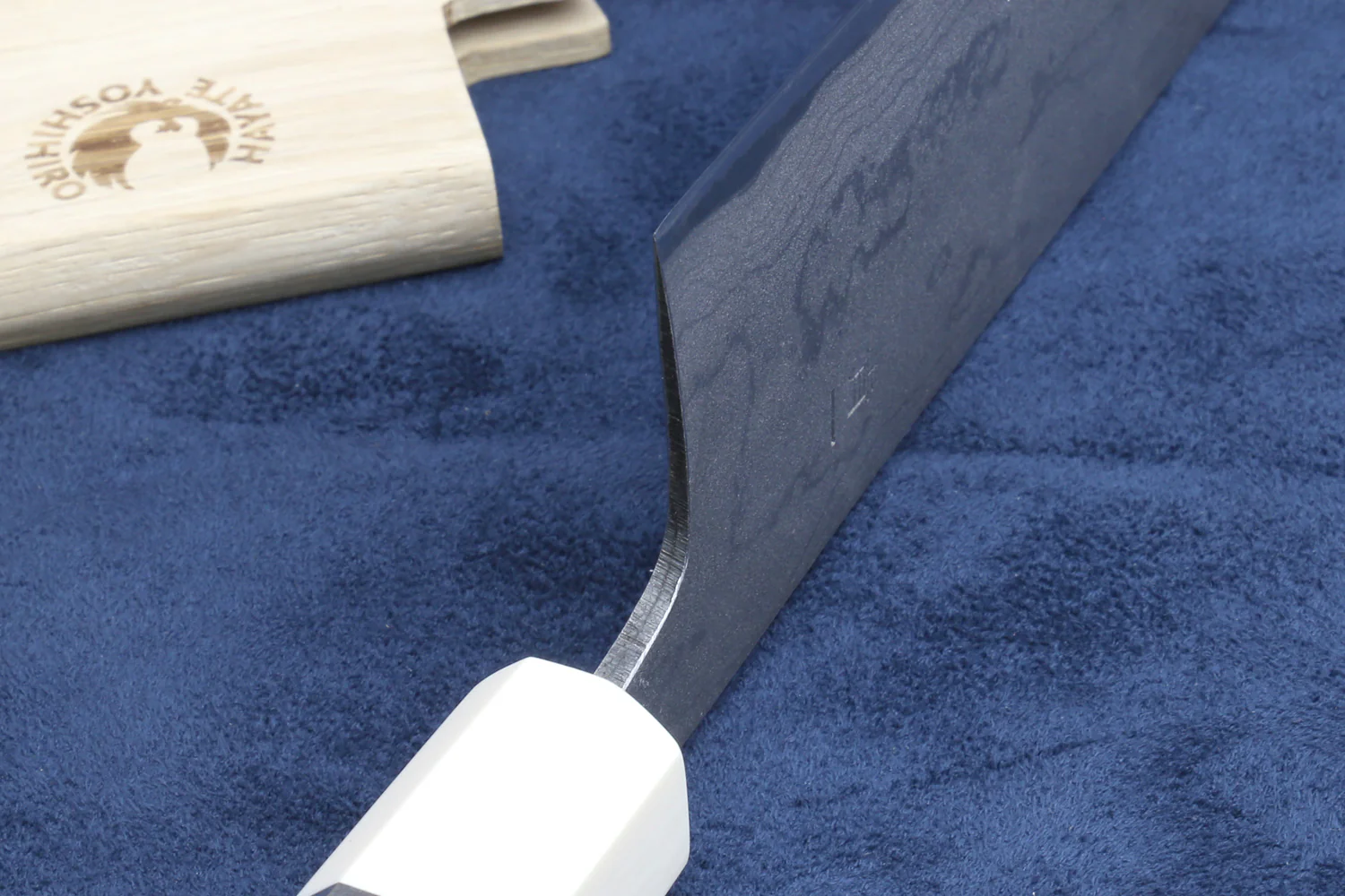 Yoshihiro Damascus Blue Steel #1 Kiritsuke Multipurpose Japanese Chef Knife, Howlite White Handle with Alternative Ivory Bolster(Blade Length: 9.5" (240mm)) - Image 6