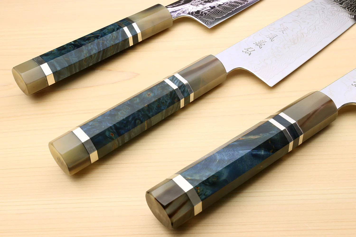 Yoshihiro Damascus SG2 (R2) Semi-Stainless Gyuto Chef Knife with Ocean Blue Handle (Blade Length 8.25" (210mm)) - Image 7