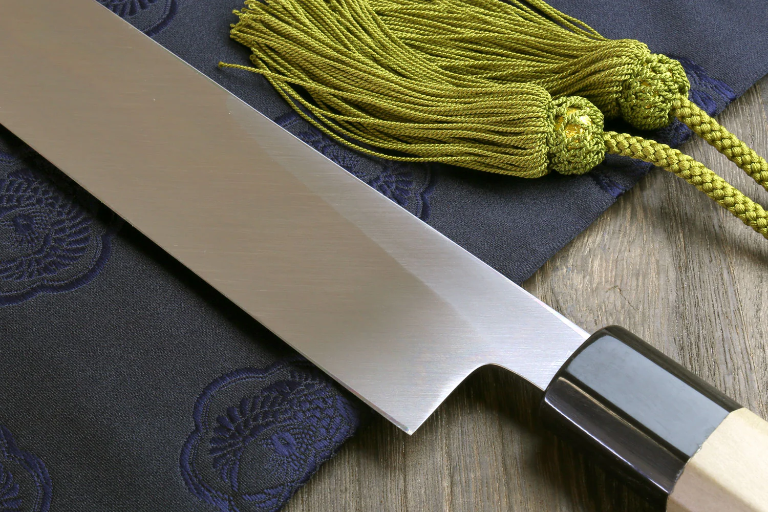 Yoshihiro Hongasumi White Steel Kiritsuke Multipurpose Japanese Chef Knife Magnolia Handle - Image 4