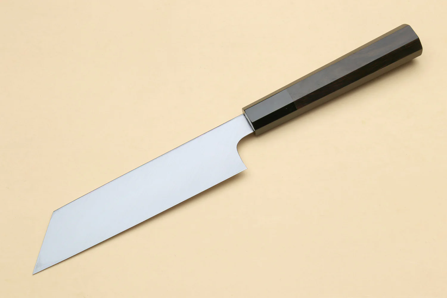 Yoshihiro Honyaki White Steel Mirror-Finished Namiukashi Kenmuki Japanese Single Edged Vegetable Knife with Premium Ebony Saya Cover - Image 4