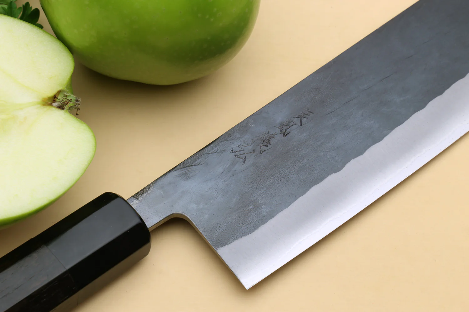Yoshihiro Kurouchi Black-Forged Blue Steel Stainless Clad Nakiri Japanese Vegetable Knife (Ebony Handle) - Image 3