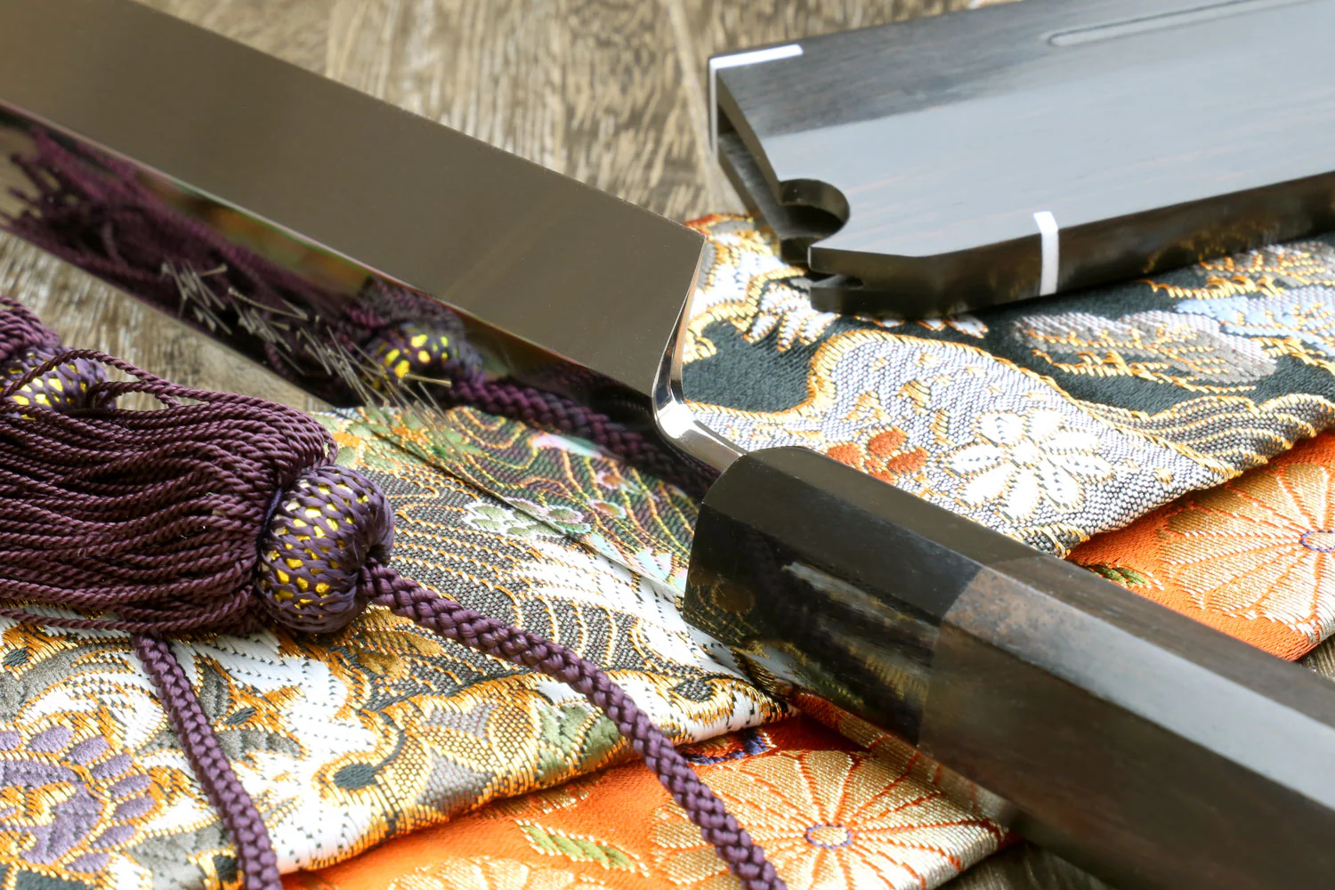 Yoshihiro Mizu Honyaki Mirror-Finished Namiukashi White Steel #2 Yanagi Sushi Sashimi Japanese Knife Ebony Handle and Saya - Image 2