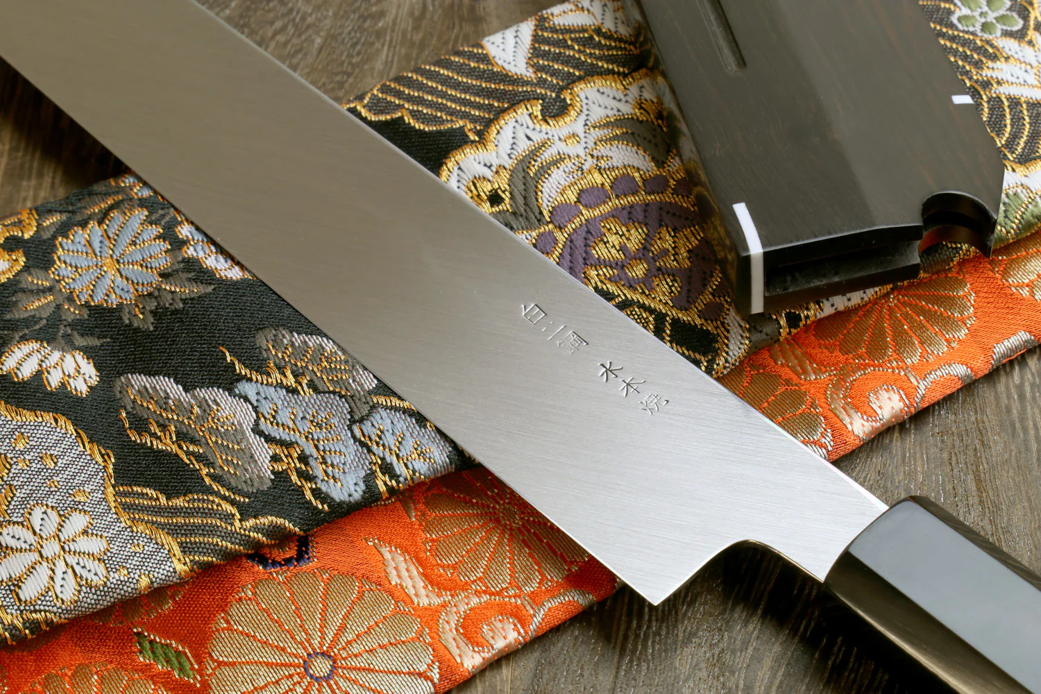Yoshihiro Mizu Honyaki Mirror-Finished Namiukashi White Steel #2 Yanagi Sushi Sashimi Japanese Knife Ebony Handle and Saya - Image 5