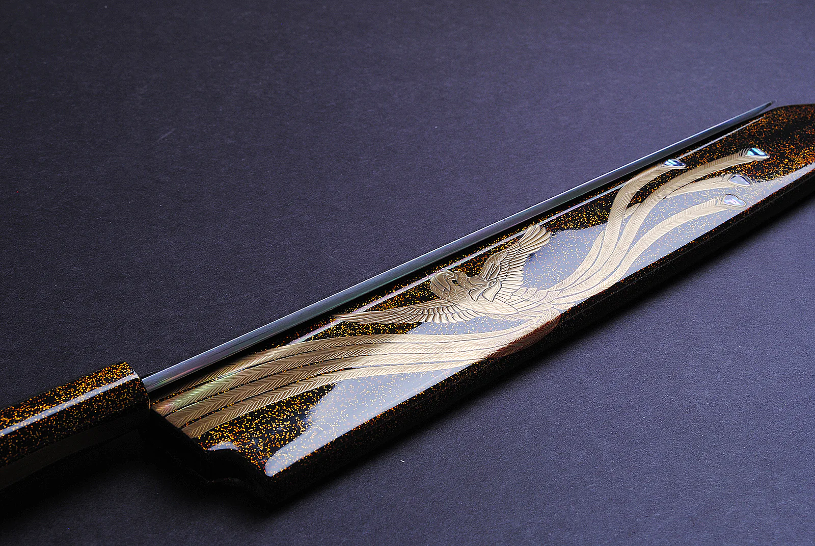 Yoshihiro Mizuyaki Honyaki Mirror Finished Mt.Fuji with Full Moon Yanagi Kiritsuke 24k Gold Phoenix Maki-Urushi Lacquered Rosewood Handle and Saya - Image 4