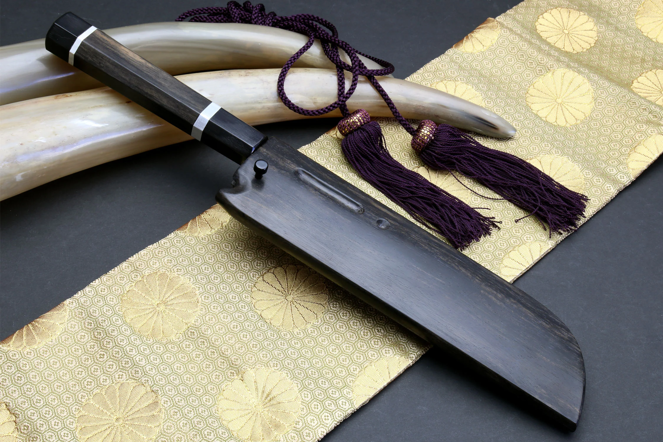 Yoshihiro Mizuyaki Water Quenched Honyaki Mirror-Finished White Steel #1 Usuba 220mm Kama Gata with Sterling Silver Double Bolster Octagonal Ebony handle and Chinagashi Indented Ebony Saya - Image 10