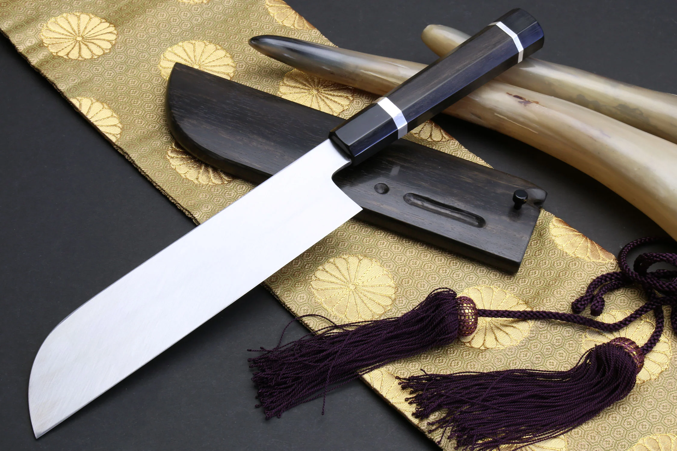 Yoshihiro Mizuyaki Water Quenched Honyaki Mirror-Finished White Steel #1 Usuba 220mm Kama Gata with Sterling Silver Double Bolster Octagonal Ebony handle and Chinagashi Indented Ebony Saya - Image 3