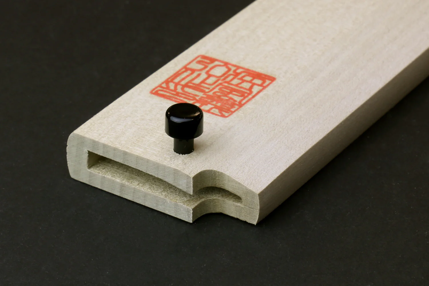 Yoshihiro Natural Magnolia Wooden Saya Cover for Sakimaru Takobiki - Image 2