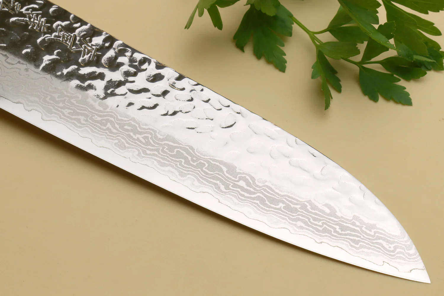 Yoshihiro VG-10 46 Layers Hammered Damascus Santoku Japanese Multipurpose Knife (Octagonal Shitan Rosewood) - Image 4