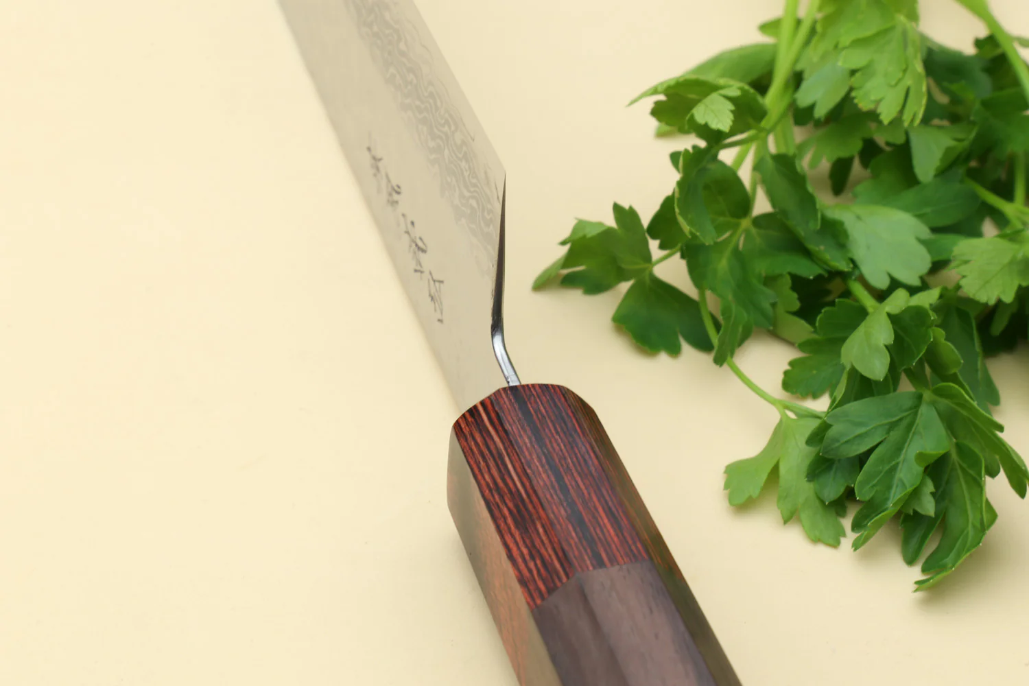 Yoshihiro VG-10 46 Layers Hammered Damascus Santoku Japanese Multipurpose Knife (Octagonal Shitan Rosewood) - Image 5