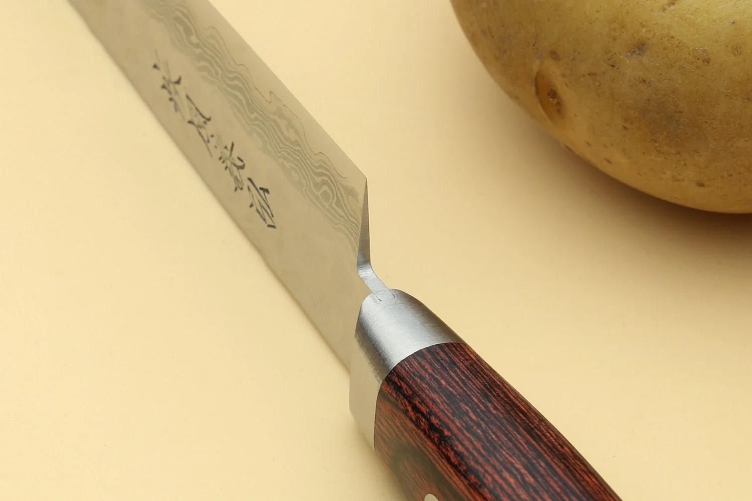 Yoshihiro VG-10 16 Layer Hammered Damascus Stainless Steel Petty - Image 3