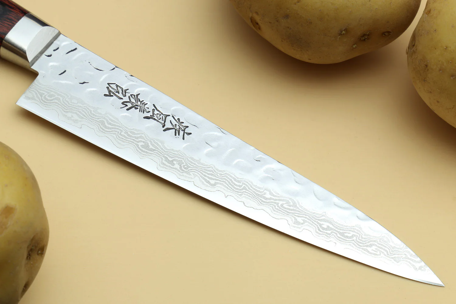 Yoshihiro VG-10 16 Layer Hammered Damascus Stainless Steel Petty - Image 4